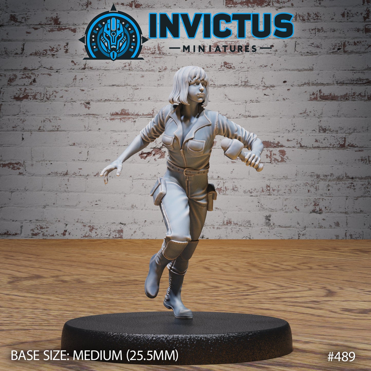 Reporter Girl (3 Variants Available) - Invictus Miniatures