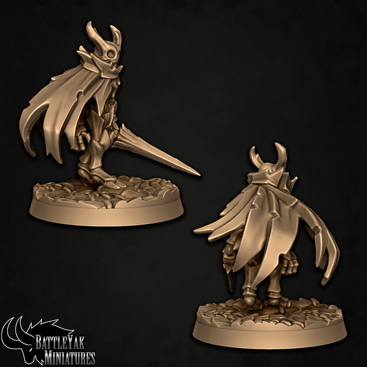 Pale Wanderer, Cloaked Insectoid Hero (3 Variants Available) - Battle Yak