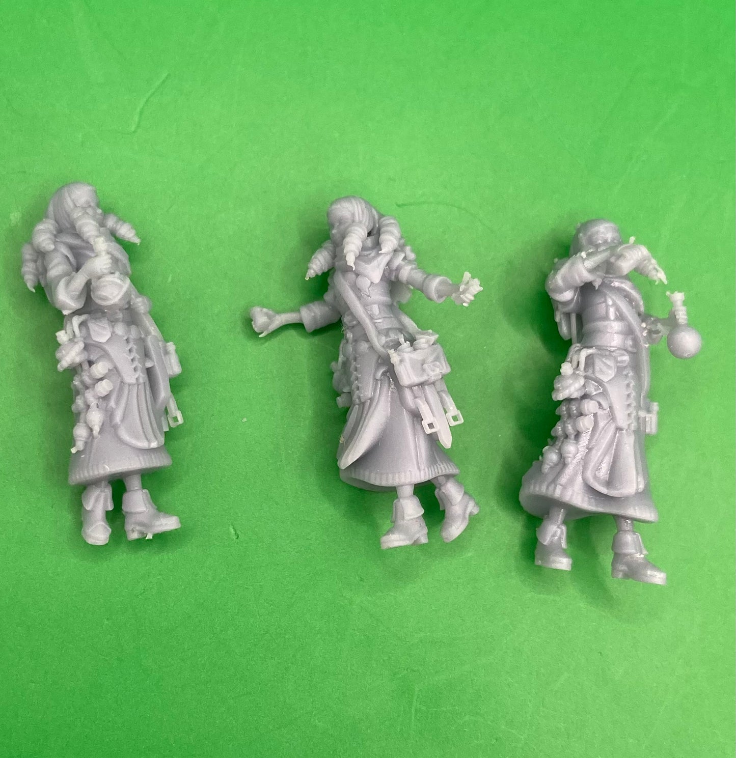 Female Alchemist (3 Variants Available) - Epic Miniatures