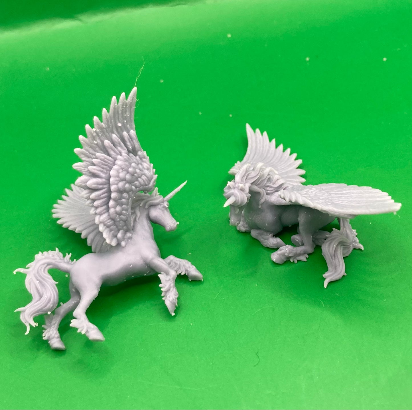 Unicorn, Winged (2 Variants) - Epic Miniatures