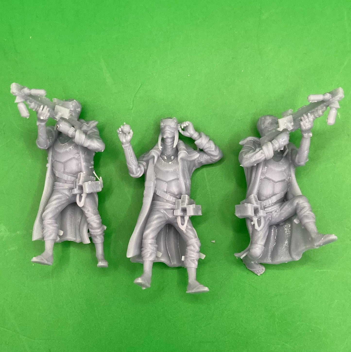 Space Ship Navigator (3 Variants Available) - Invictus Miniatures