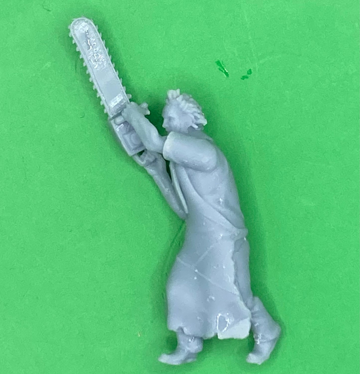 Chainsaw Killer (3 Variants Available) - Invictus Miniatures
