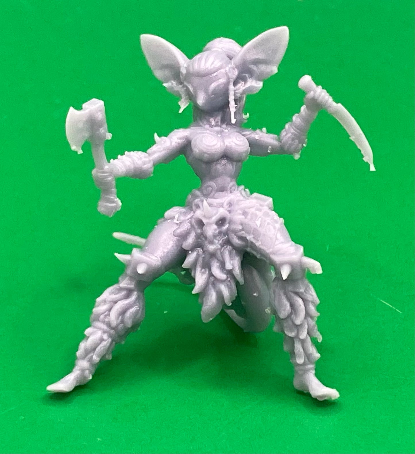 Mousefolk Viking Female (3 Variants Available) - Epic Miniatures