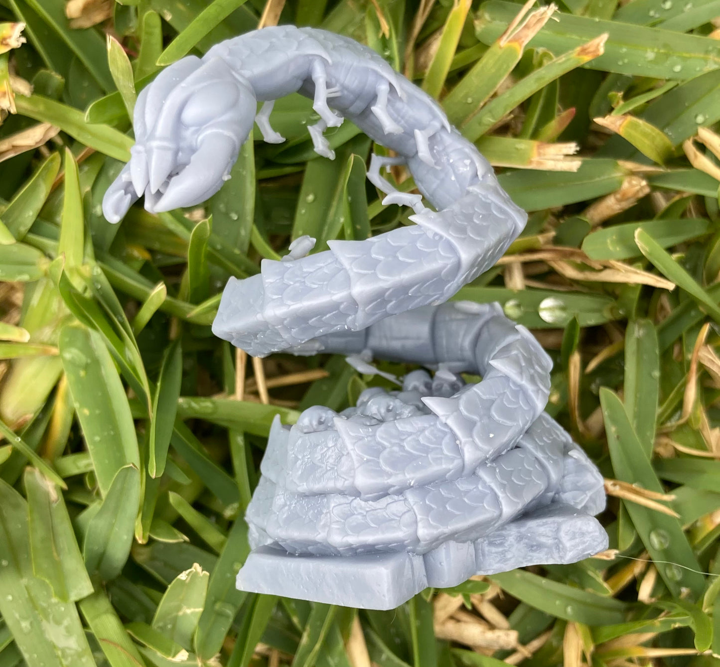Cave Centipede (3 Variants Available) - Epic Miniatures