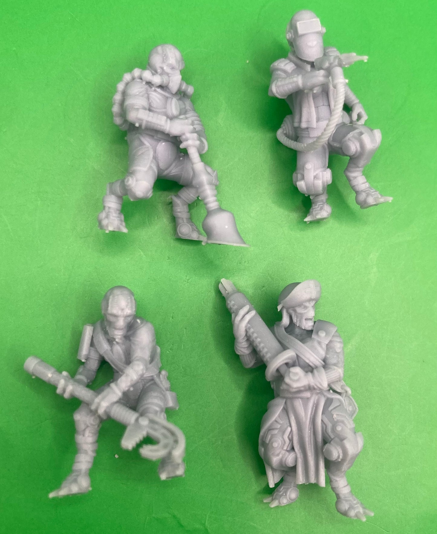Alien Worker Set 2 (4 Variants Available) - Invictus Miniatures