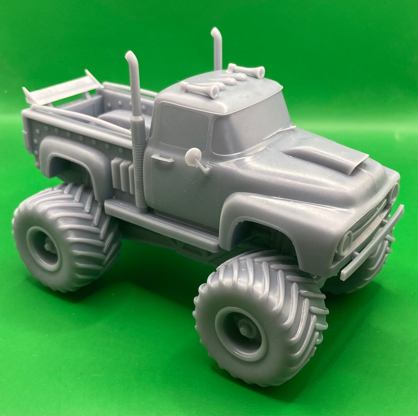 Truck Robot (2 Variants Available) - Invictus Miniatures