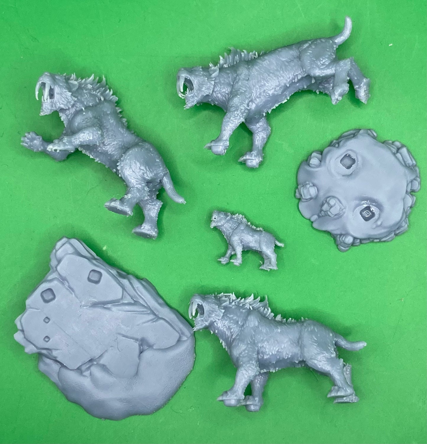Sabretooth Tiger (5 Variants Available) - Epic Miniatures