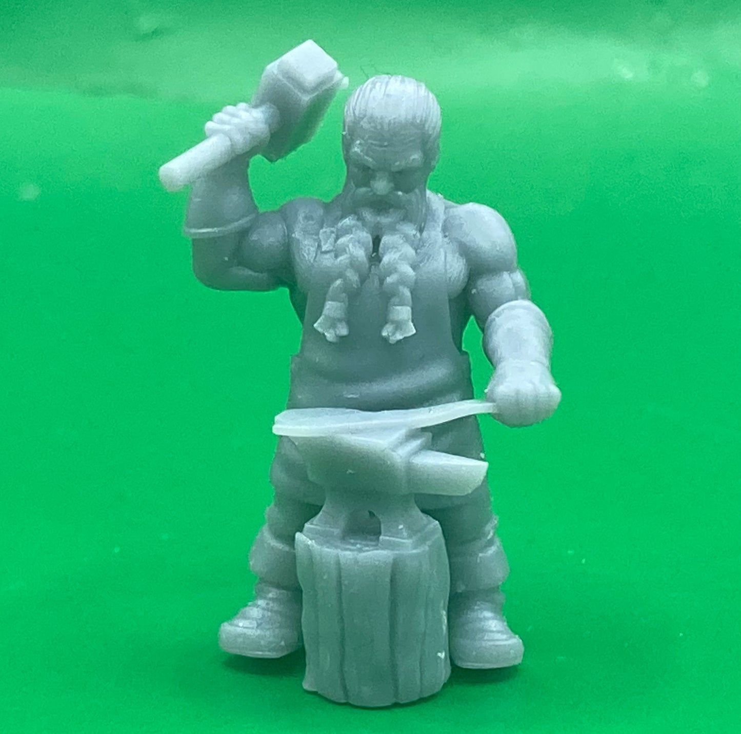 Mighty Dwarf (3 Variants Available) - Epic Miniatures