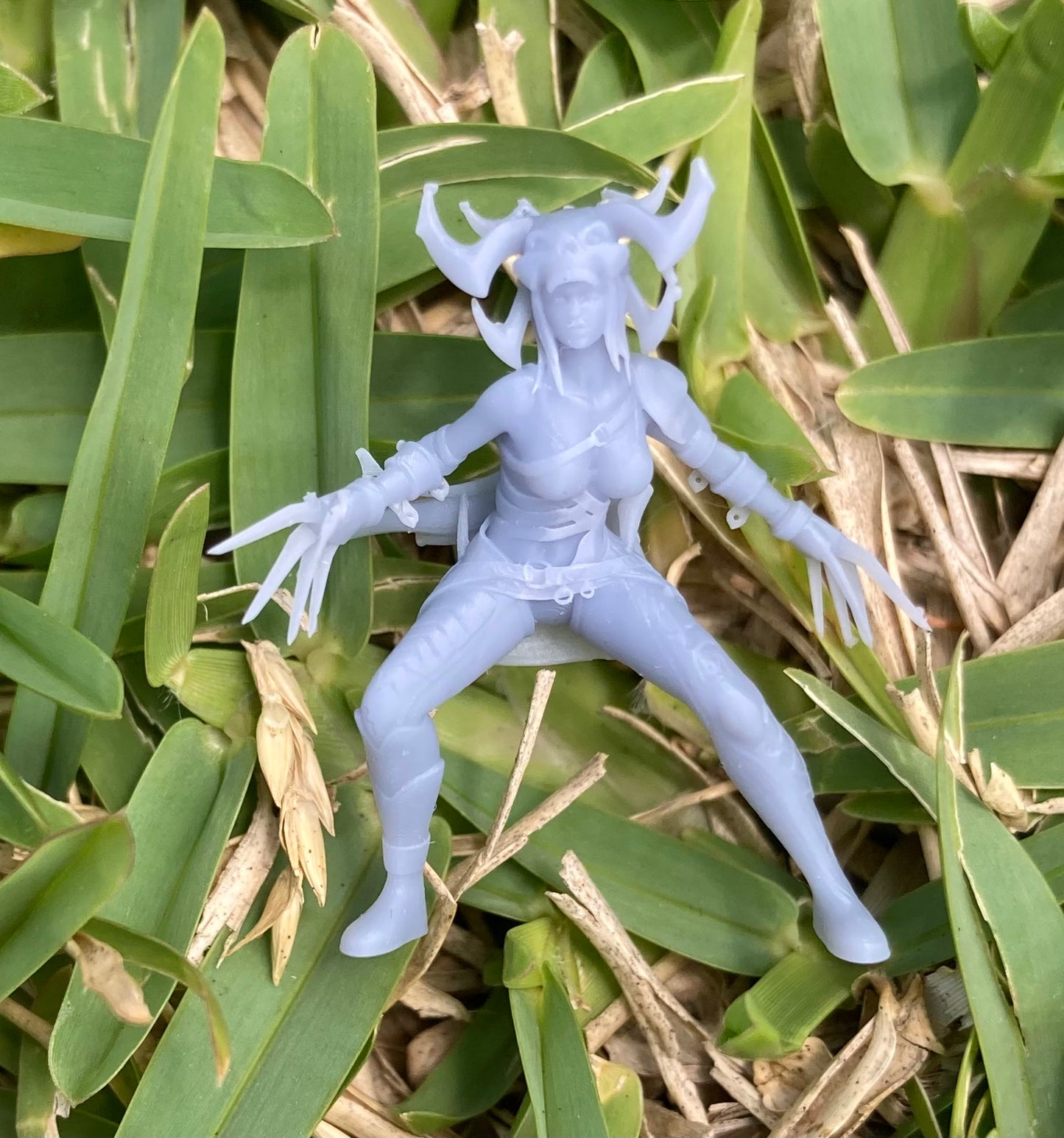 White Bone Huntress (6 Variants) - Epic Miniatures