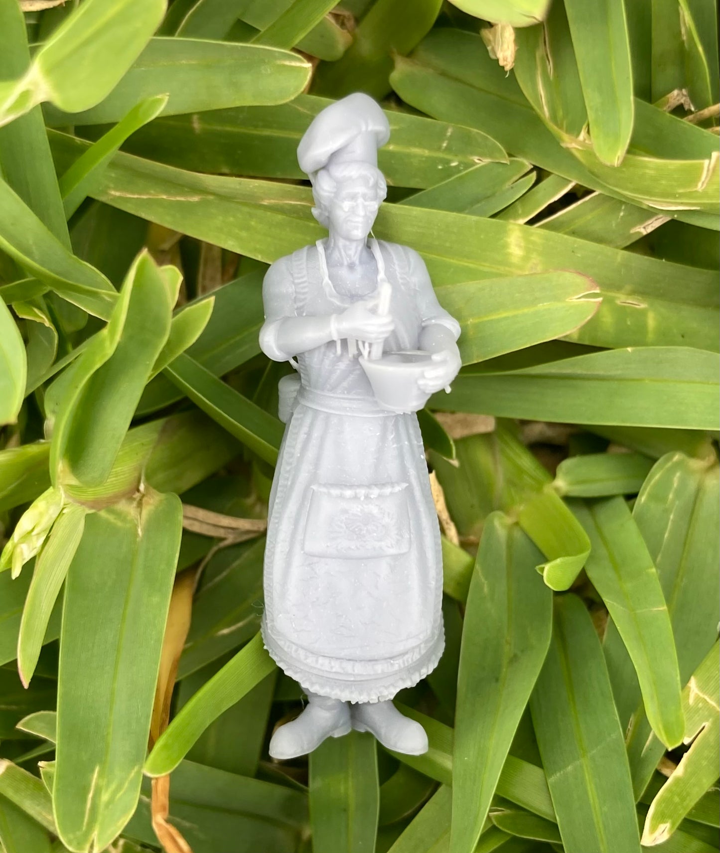Grandma (3 Variants Available) - Epic Miniatures