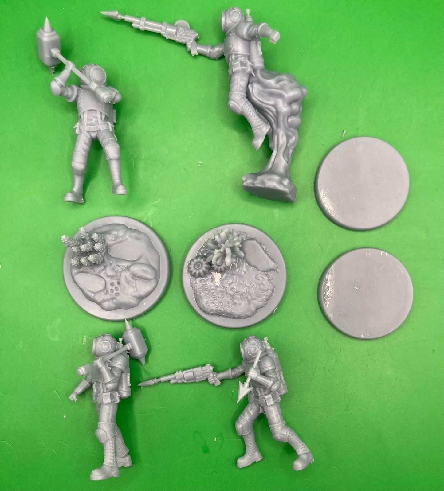 Pressure Diver (4 Variants Available) - Epic Miniatures