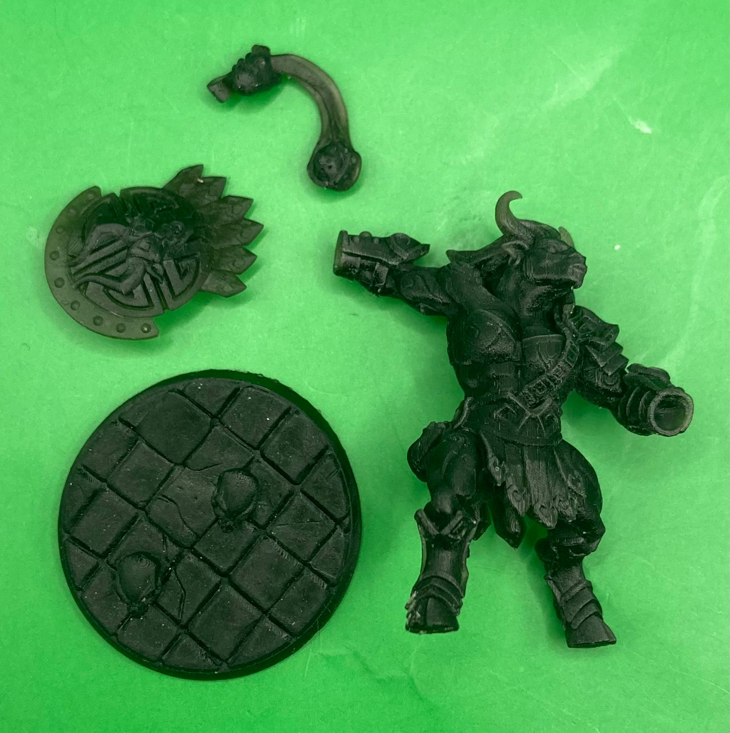 Labyrinth Minoc F (2 Variants Available) - Artisan Guild