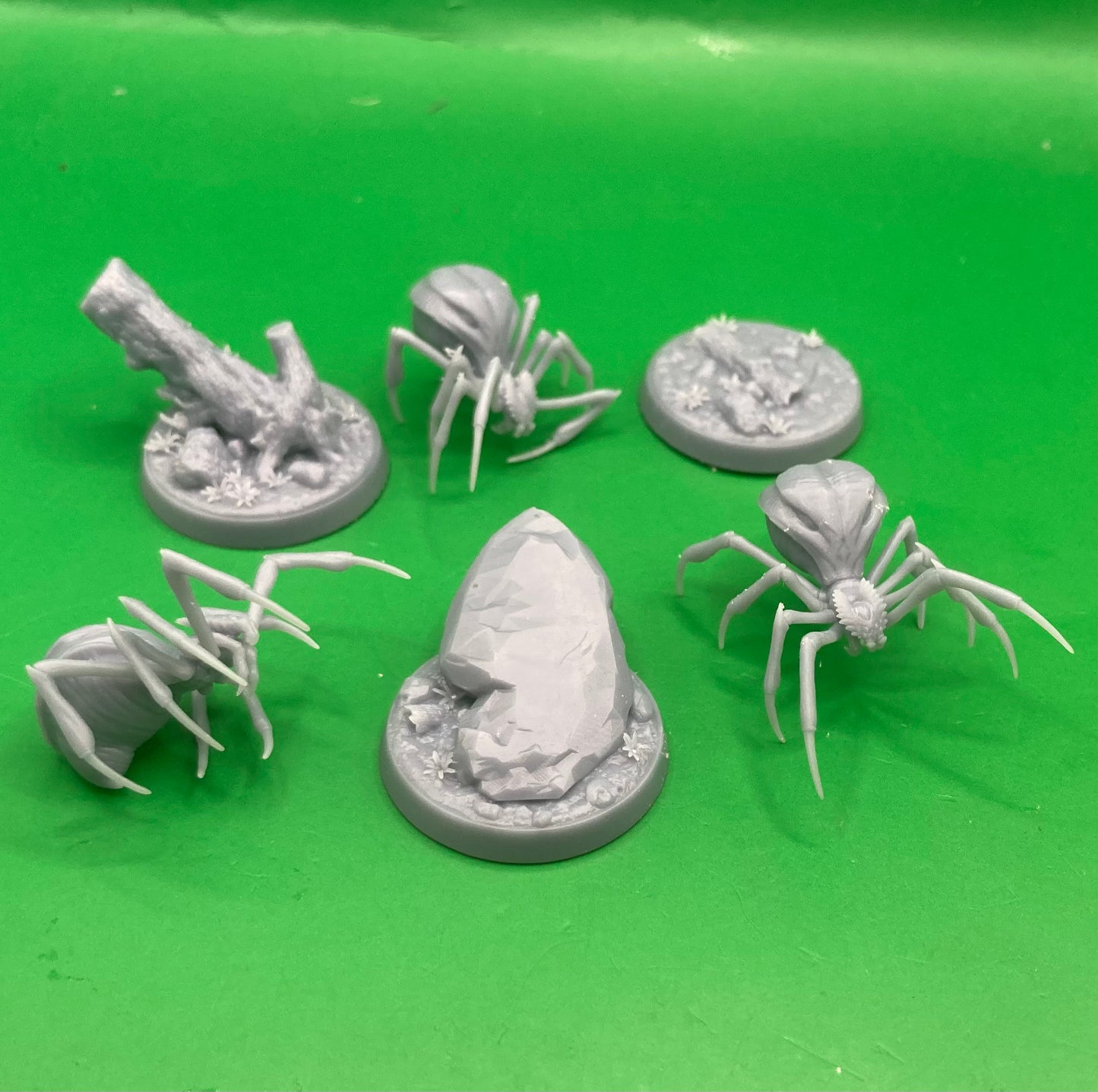 Deepfang Spiders (5 Variants Available) - Dragon Trapper's Lodge