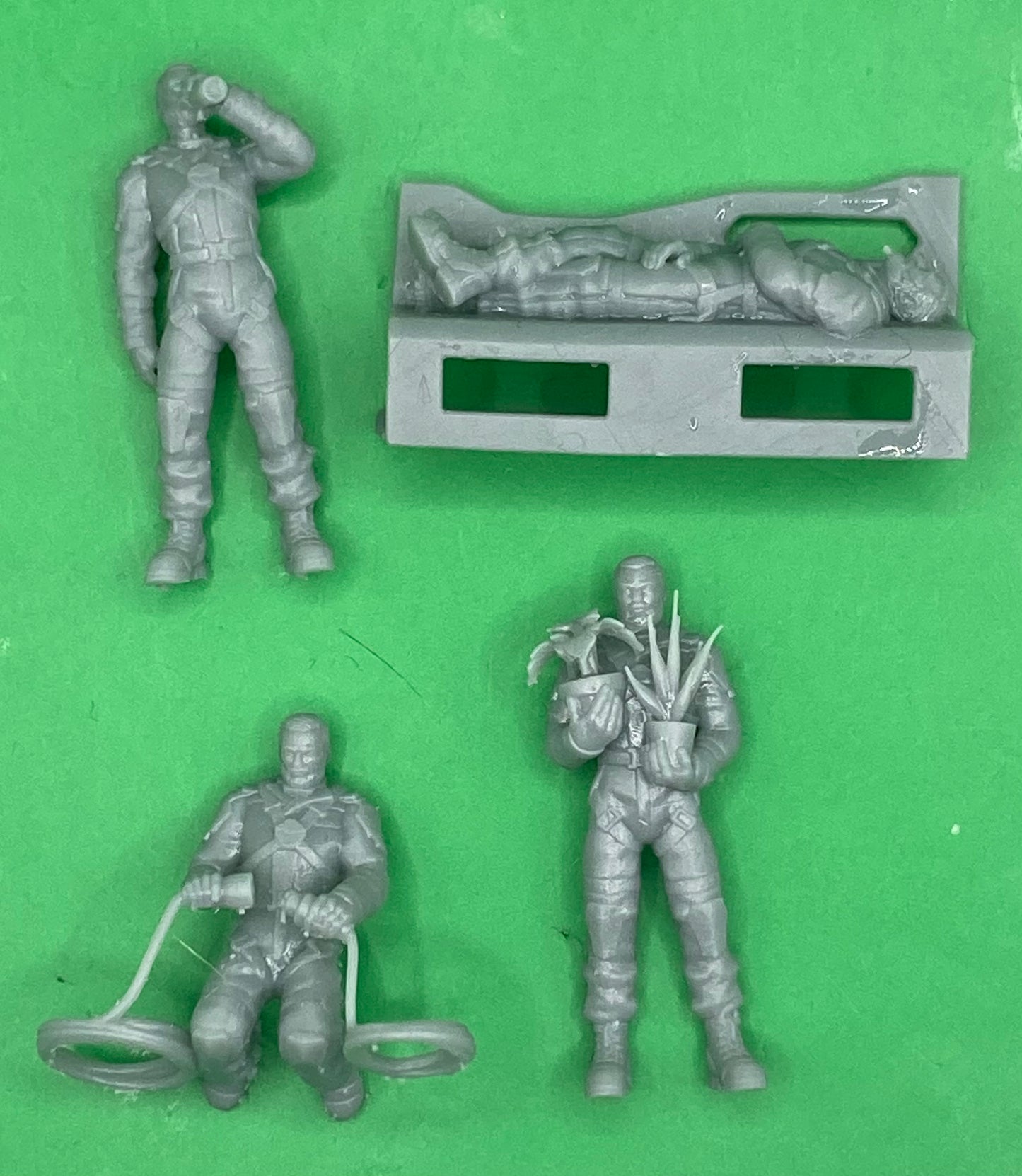 Human Worker Set 2 (4 Variants Available) - Invictus Miniatures