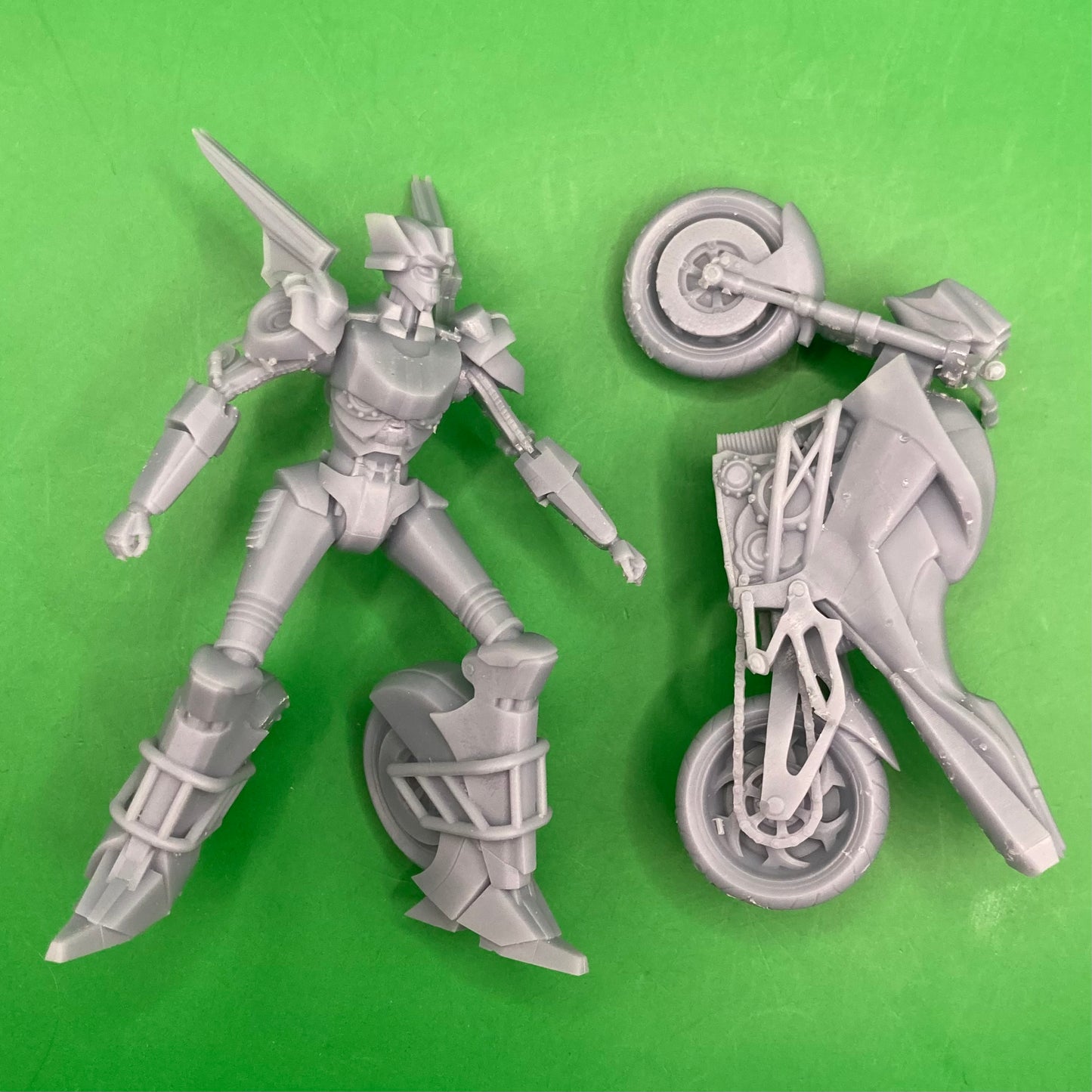 Bike Robot (2 Variants Available) - Invictus Miniatures