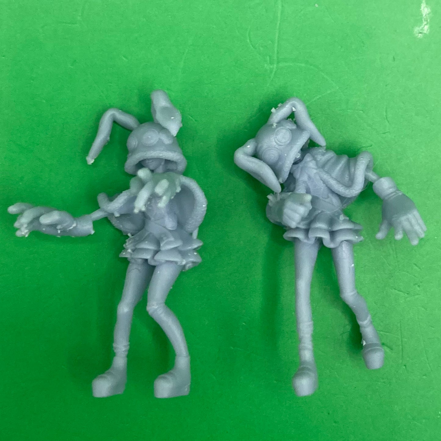 Rabbit Hoodie Girl (3 Variants Available) - Epic Miniatures