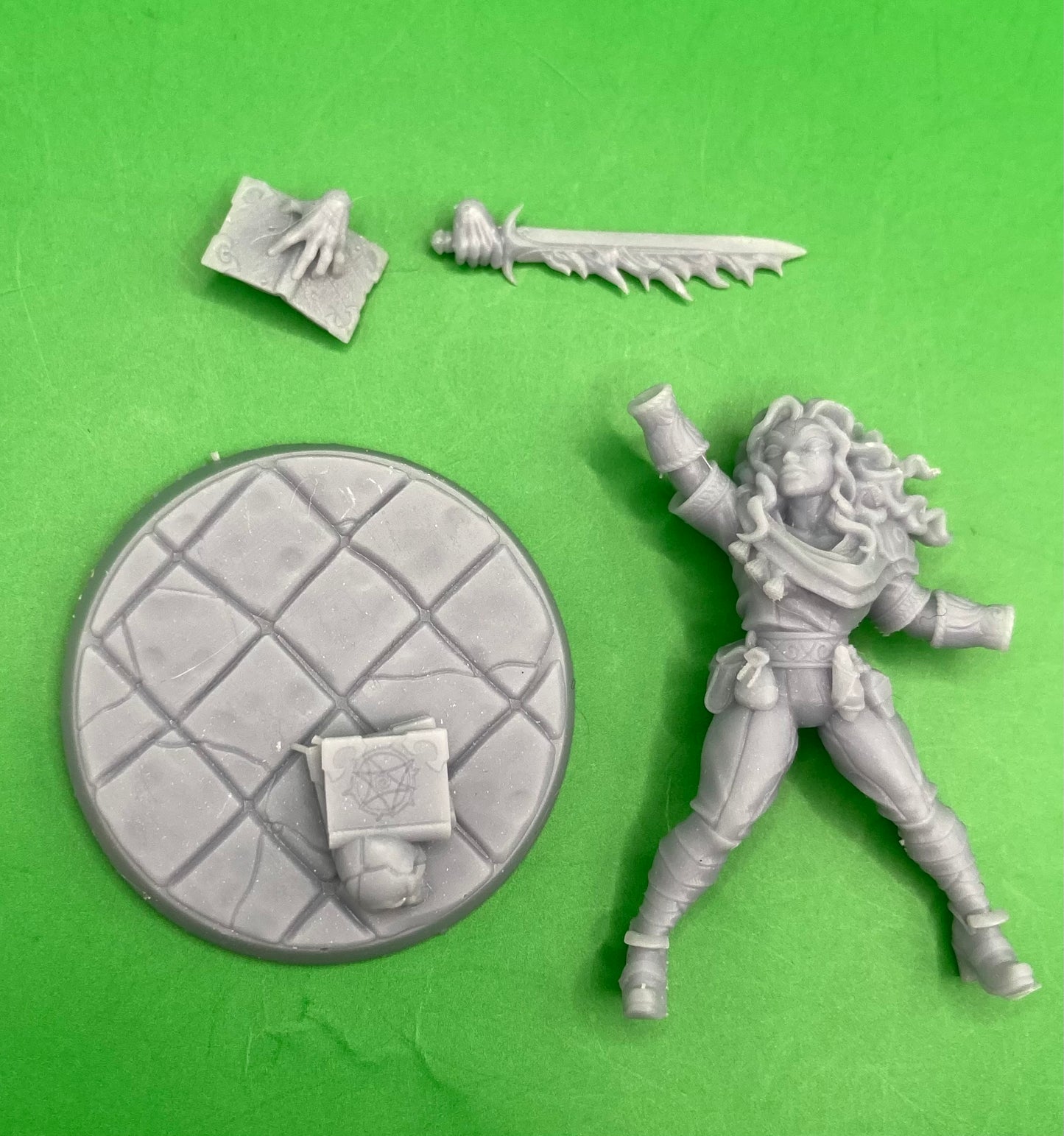 Arcanist Apprentice F (2 variants available) - Artisan Guild