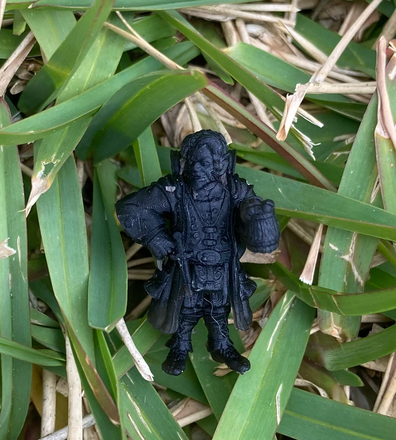 Halfling Adventurer (3 Variants Available) - Epic Miniatures