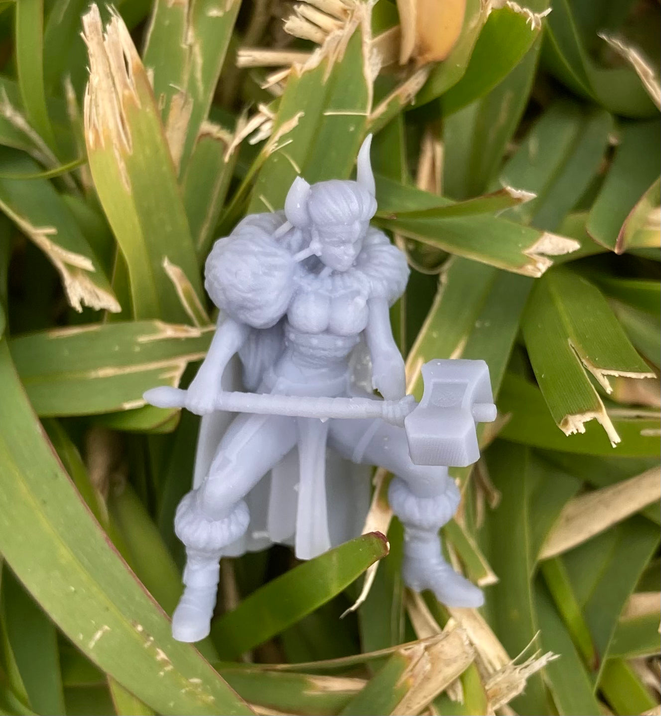 Dwarf Princess (3 Variants Available) - Epic Miniatures