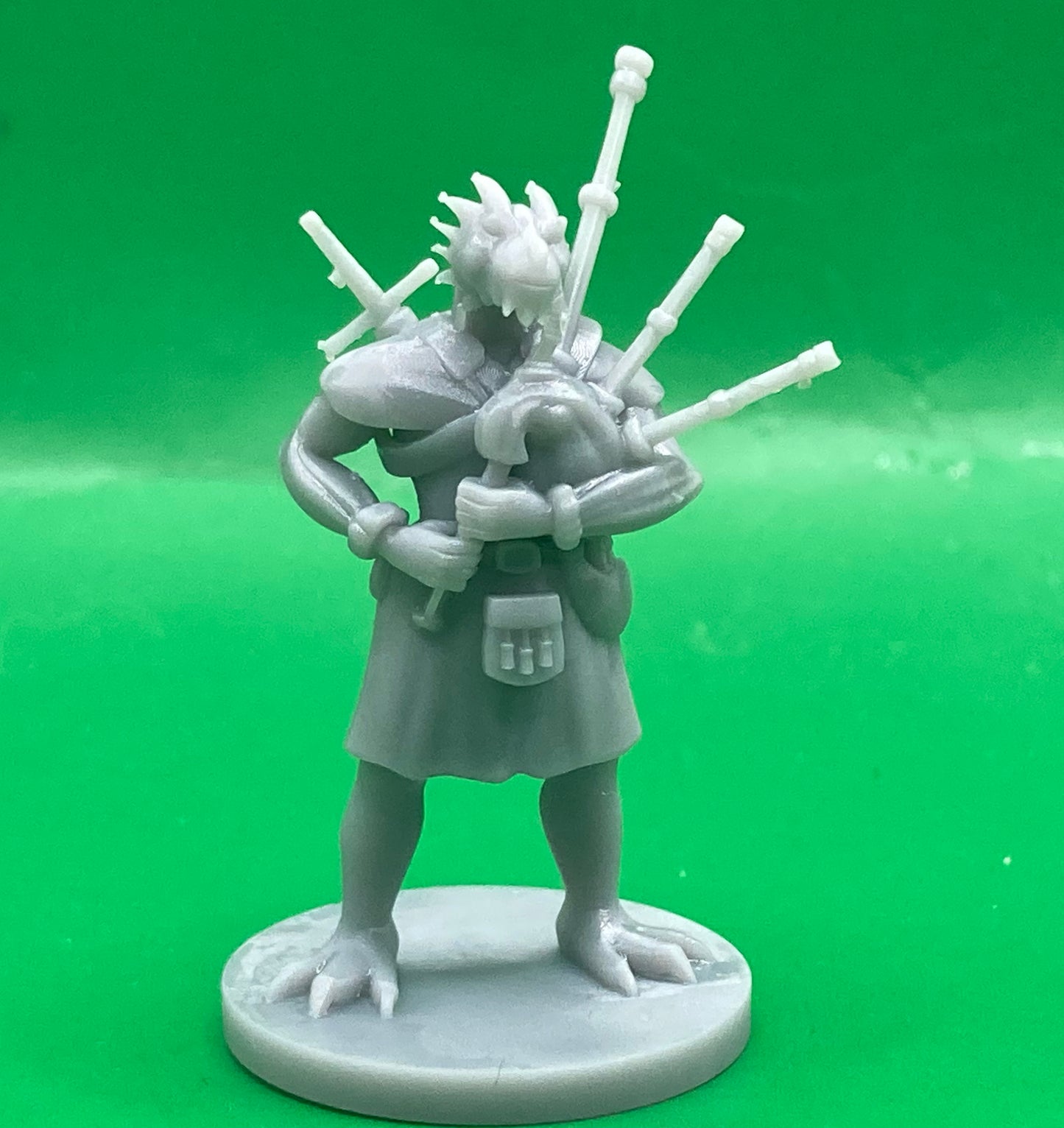 Dragonborn Male Bard with Bagpipes - MZ4250