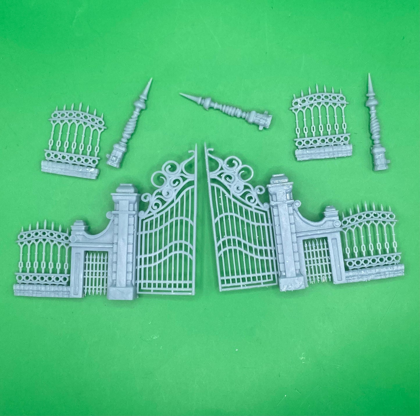 Graveyard Gate & Fence Terrain Kit - Epic Miniatures