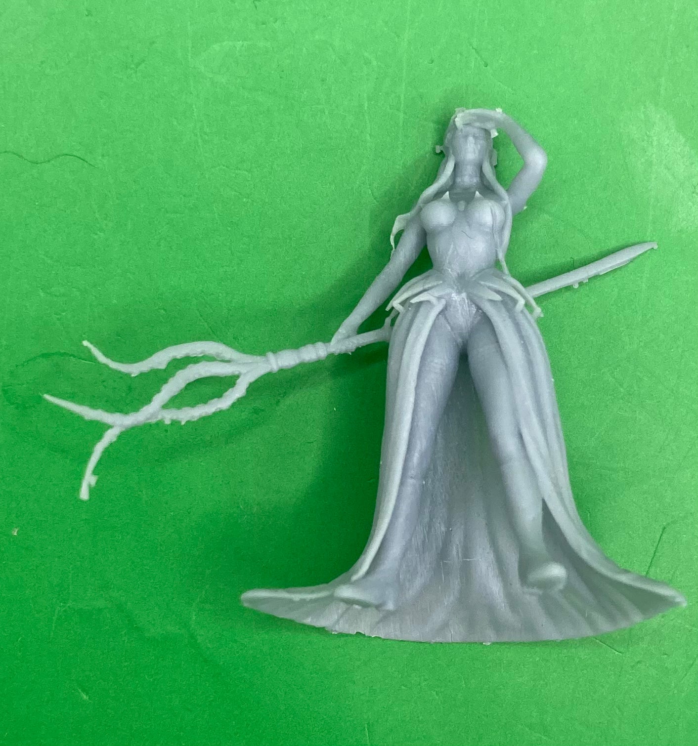 Dark Elf Domina (3 Variants Available) - Epic Miniatures