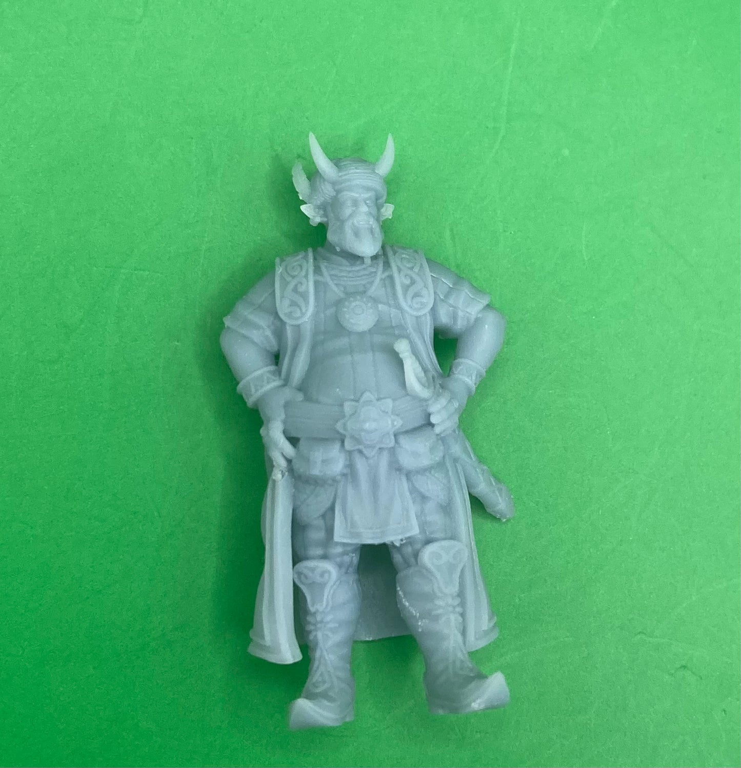 Tiefling Merchant (3 Variants Available) - Epic Miniatures