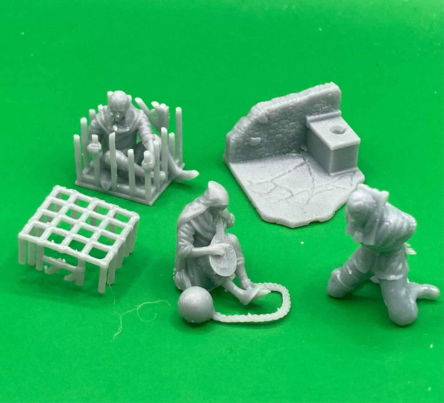 Prisoner (3 Variants Available) - Epic Miniatures