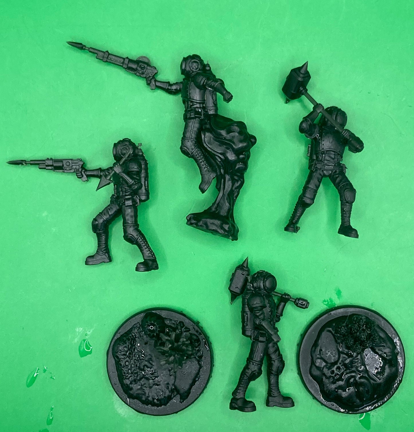 Pressure Diver (4 Variants Available) - Epic Miniatures