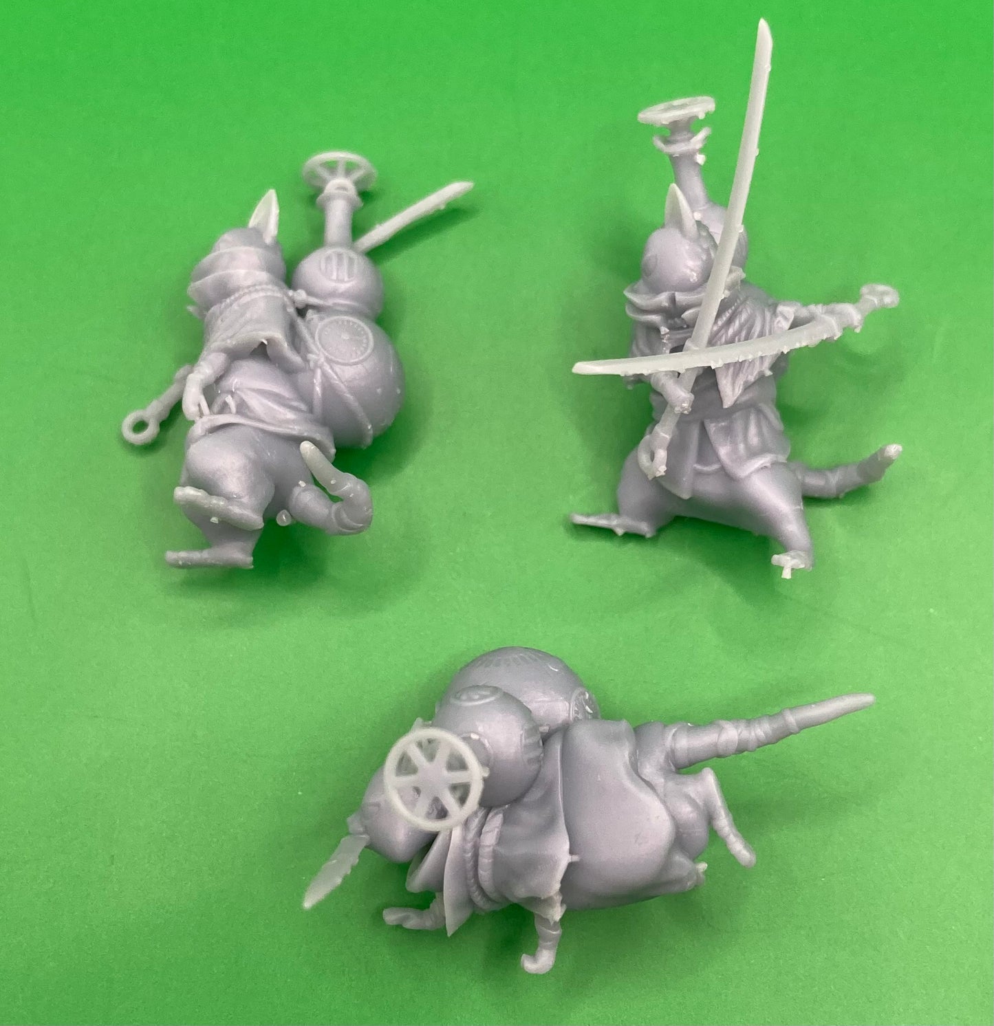 Wandering Neko (3 Variants Available) - Epic Miniatures