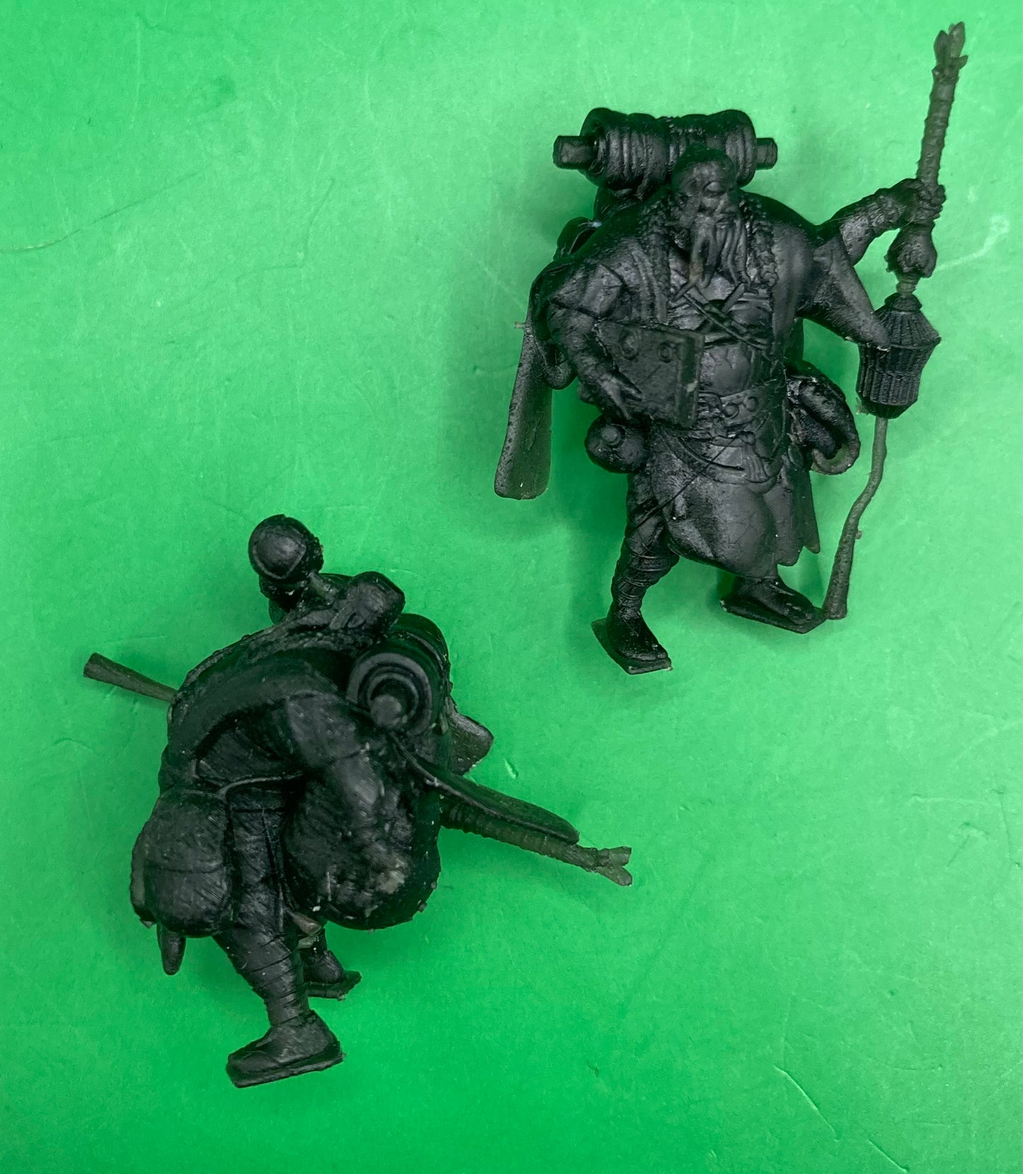 Wandering Merchant (2 Variants Available) - Epic Miniatures