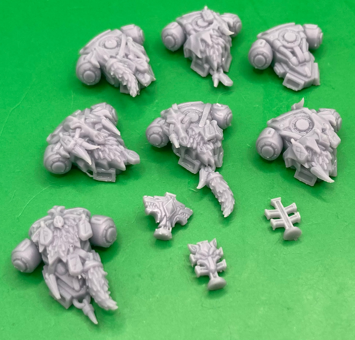 Sentinel Powerpacks and Icons, Wolves of Winter Customisation Pack - 28mm Scale (10 Variants Available) -Battle Yak