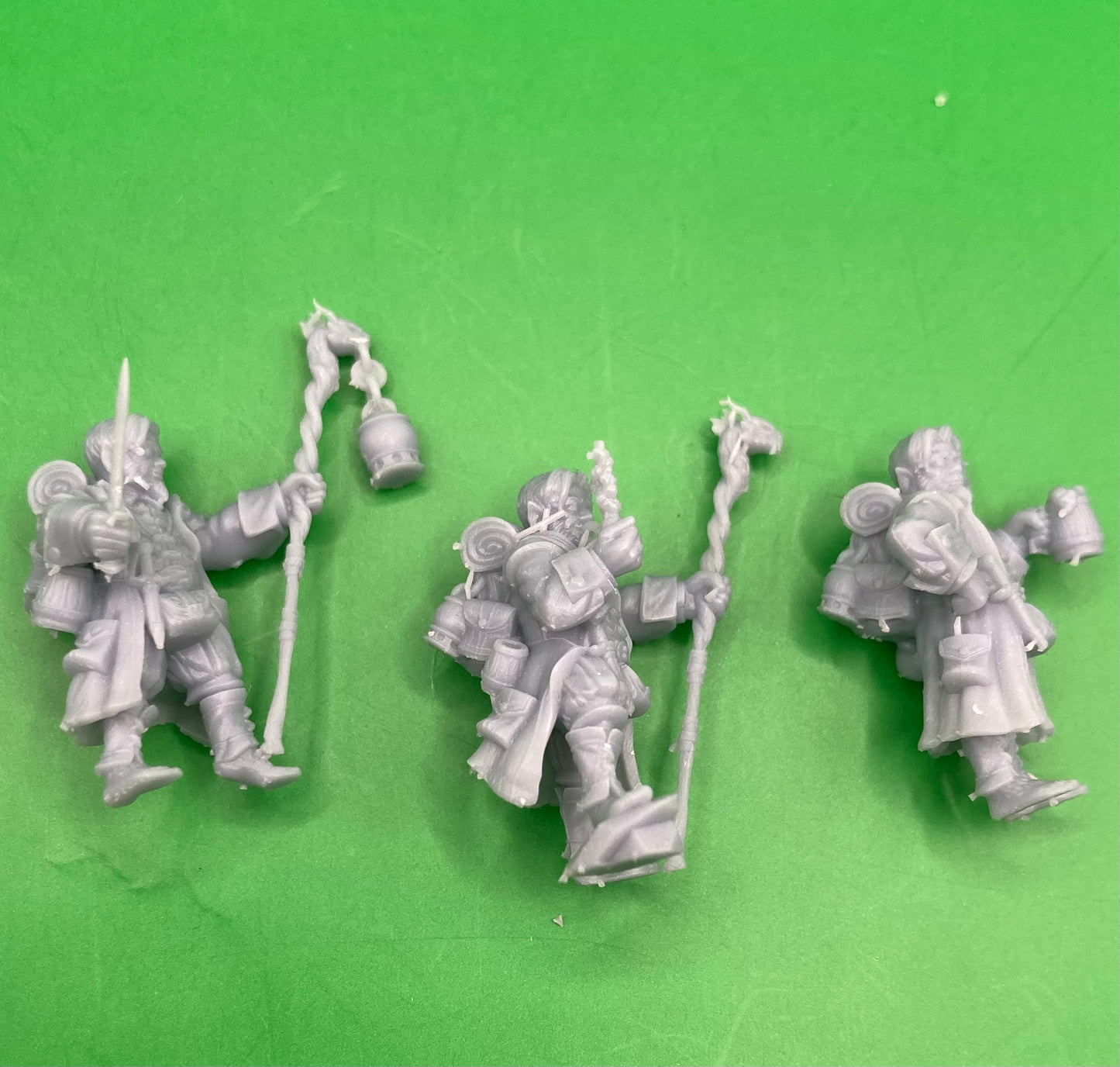 Halfling Adventurer (3 Variants Available) - Epic Miniatures