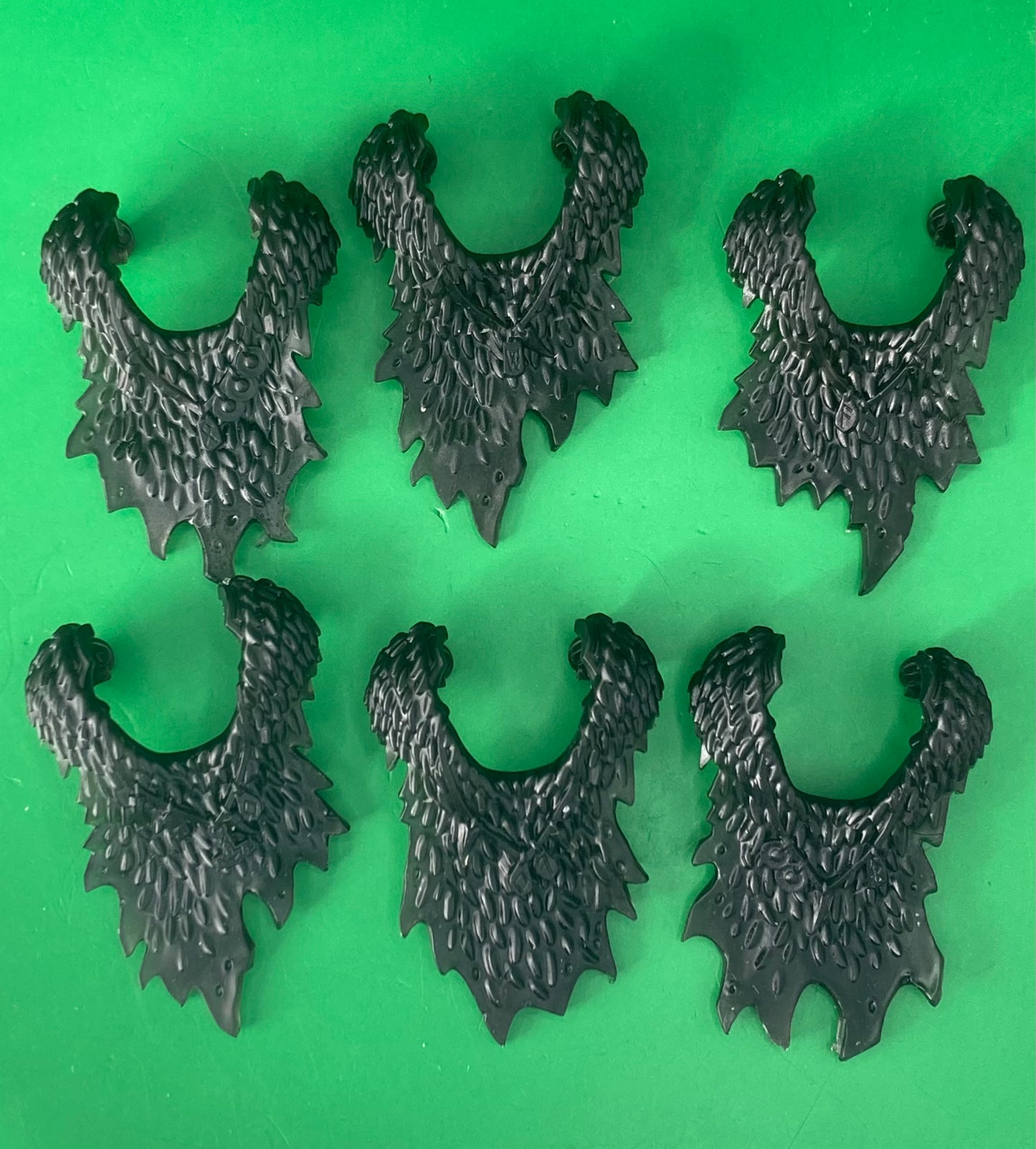 Sentinel Paladin Pauldrons and Cloaks, Wolves of Winter Customisation Pack - 32mm Scale (13 Variants Available) - Battle Yak
