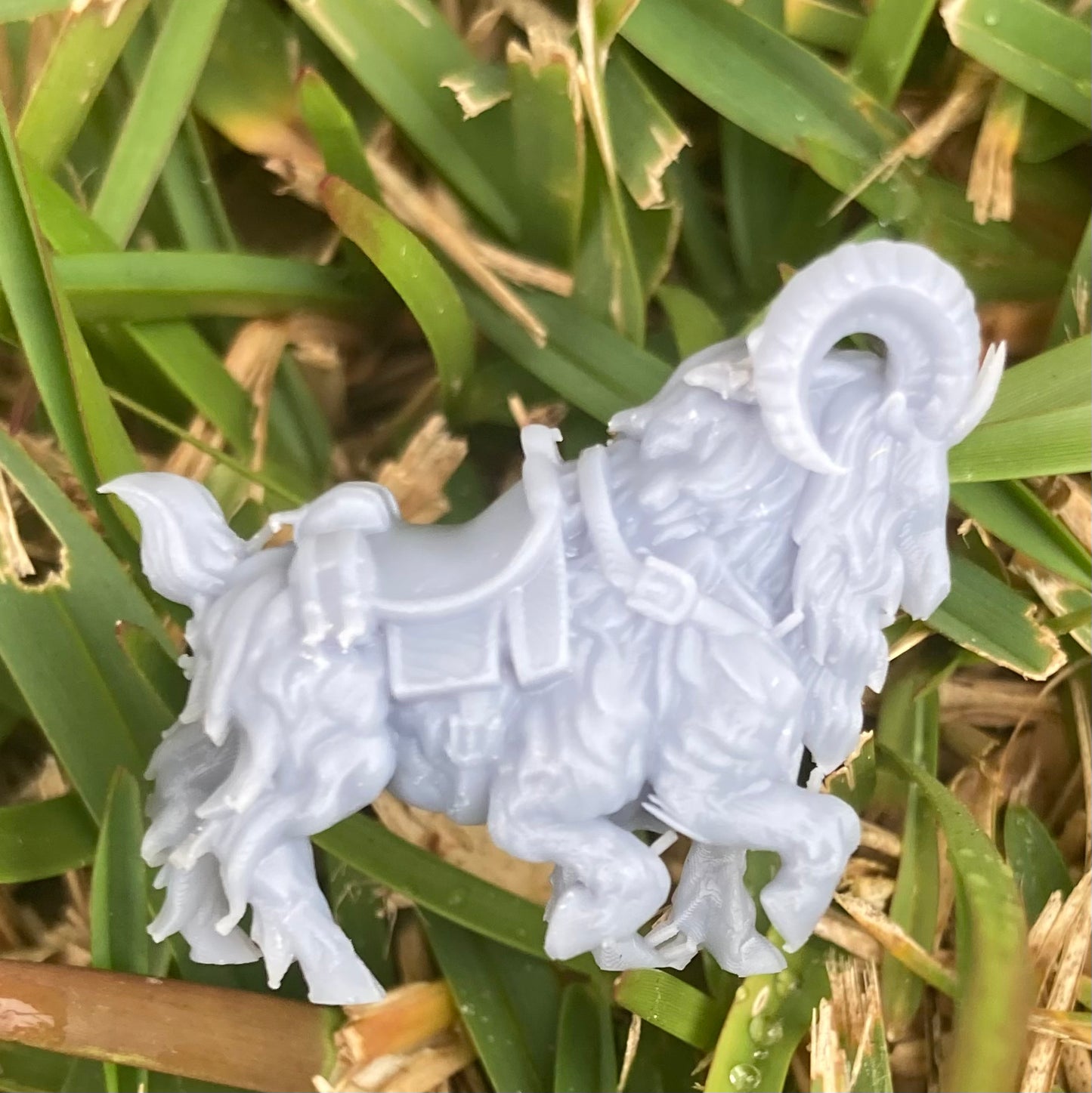 Climbing Ram (4 Variants Available) - Epic Miniatures