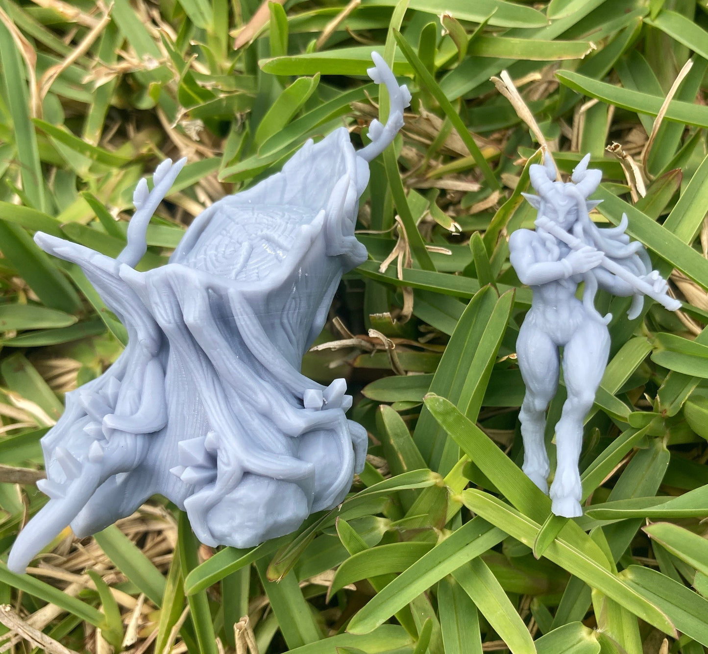 Nihae and Hollow Tree (2 Variants Available) - Artisan Guild
