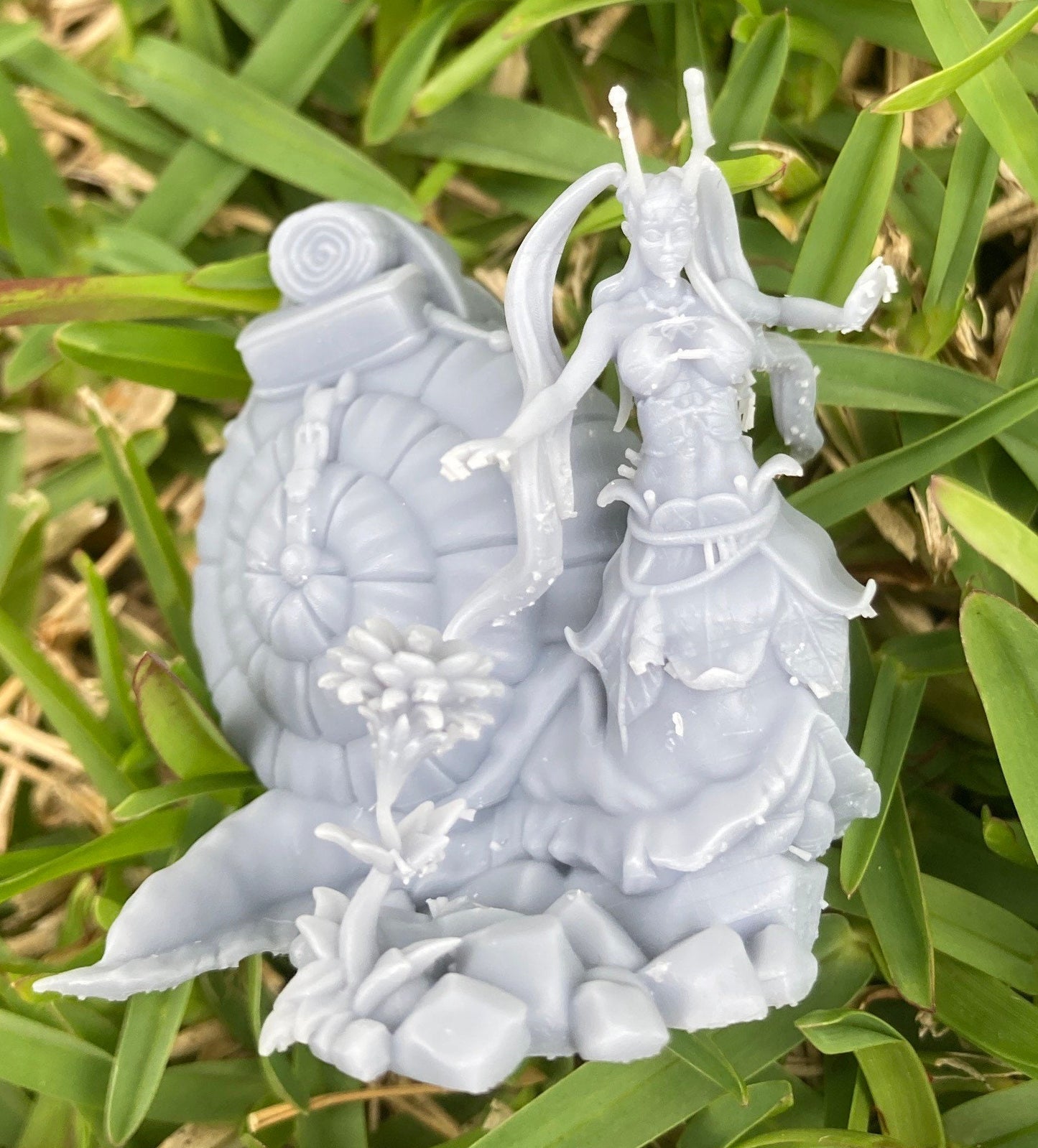 Snail Girl (3 Variants Available) - Epic Miniatures
