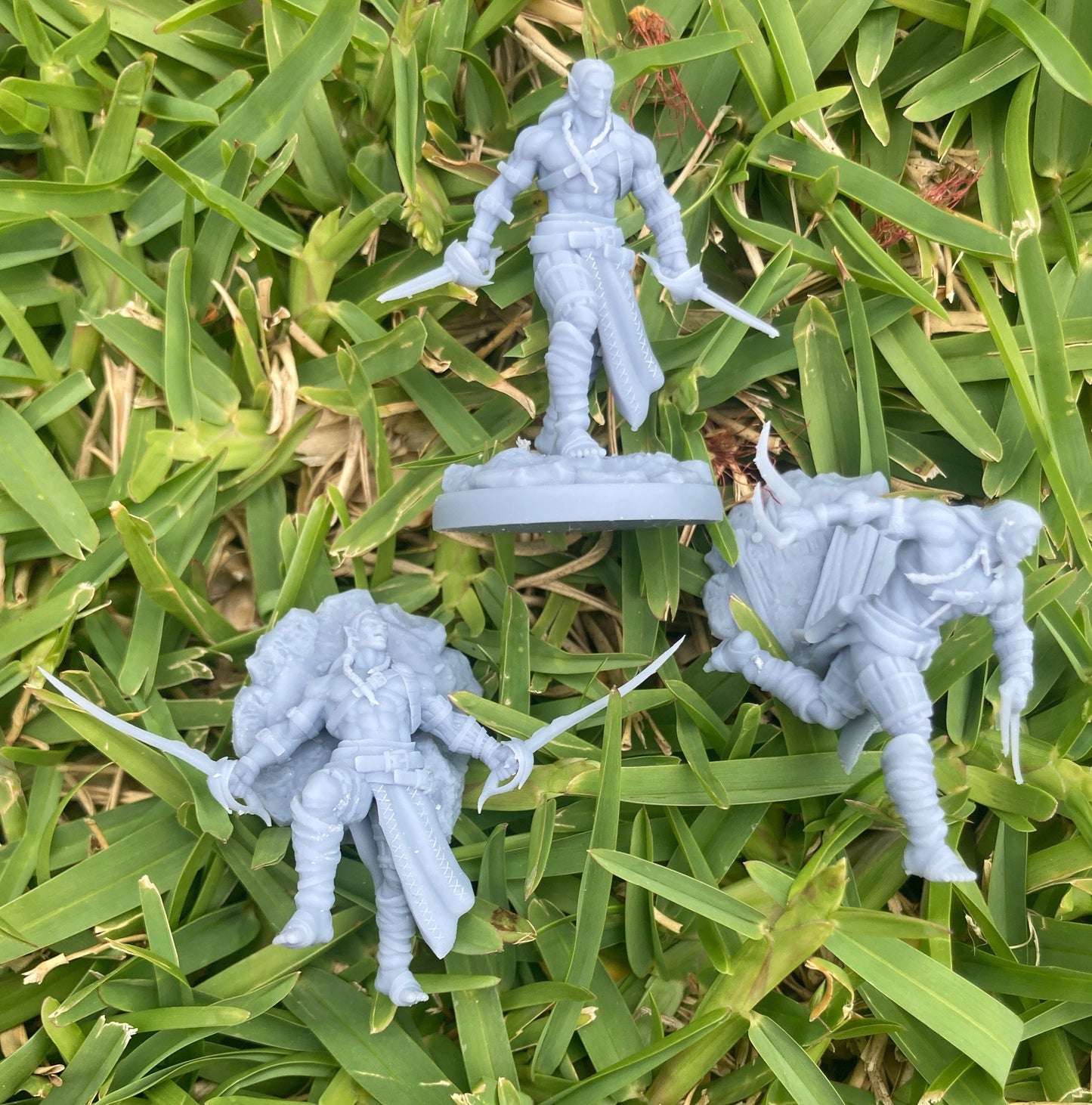 Elven Barbarian (3 Variants) - Epic Miniatures