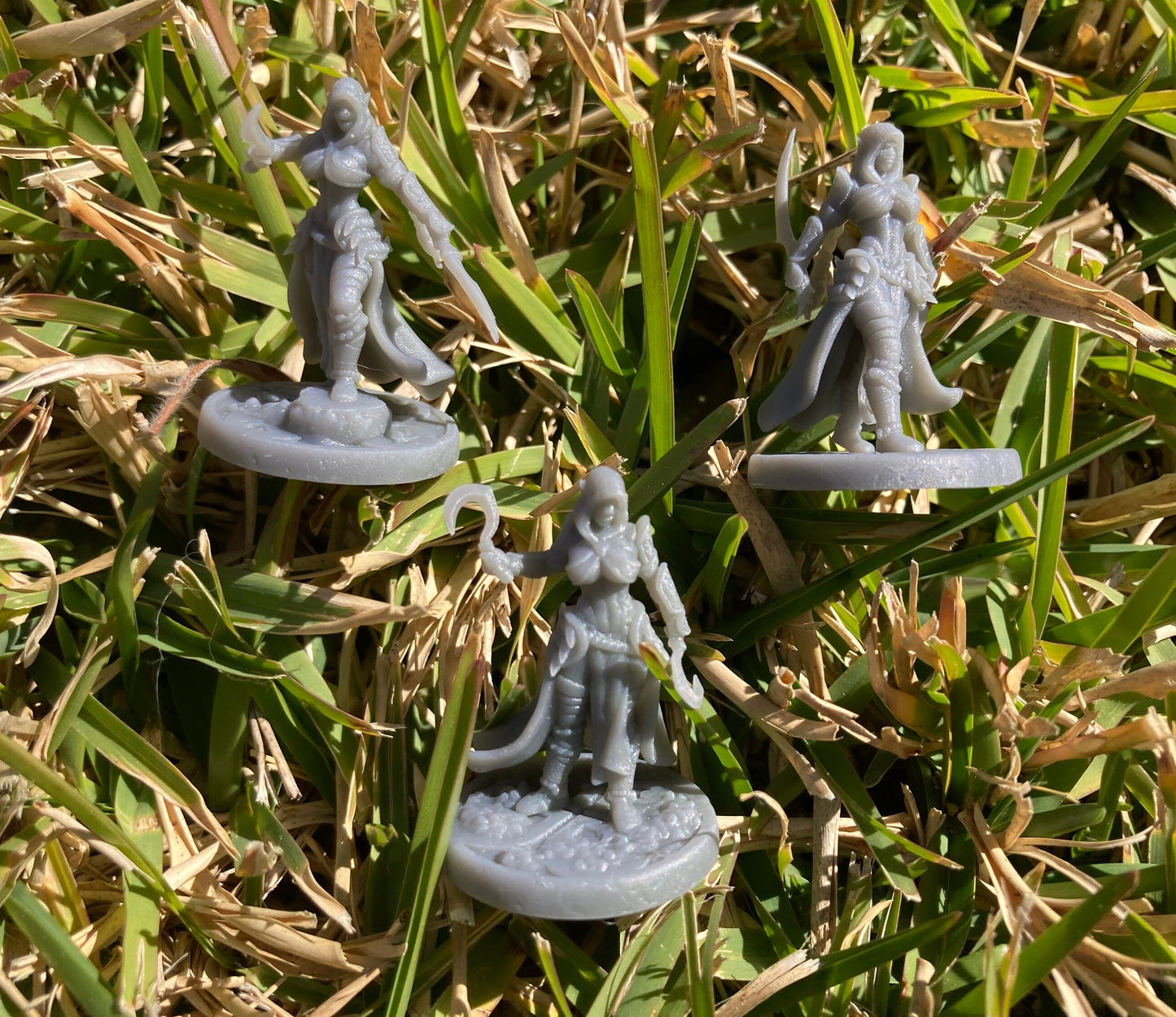 Dark Elf Rogue (3 Variants) - Epic Miniatures