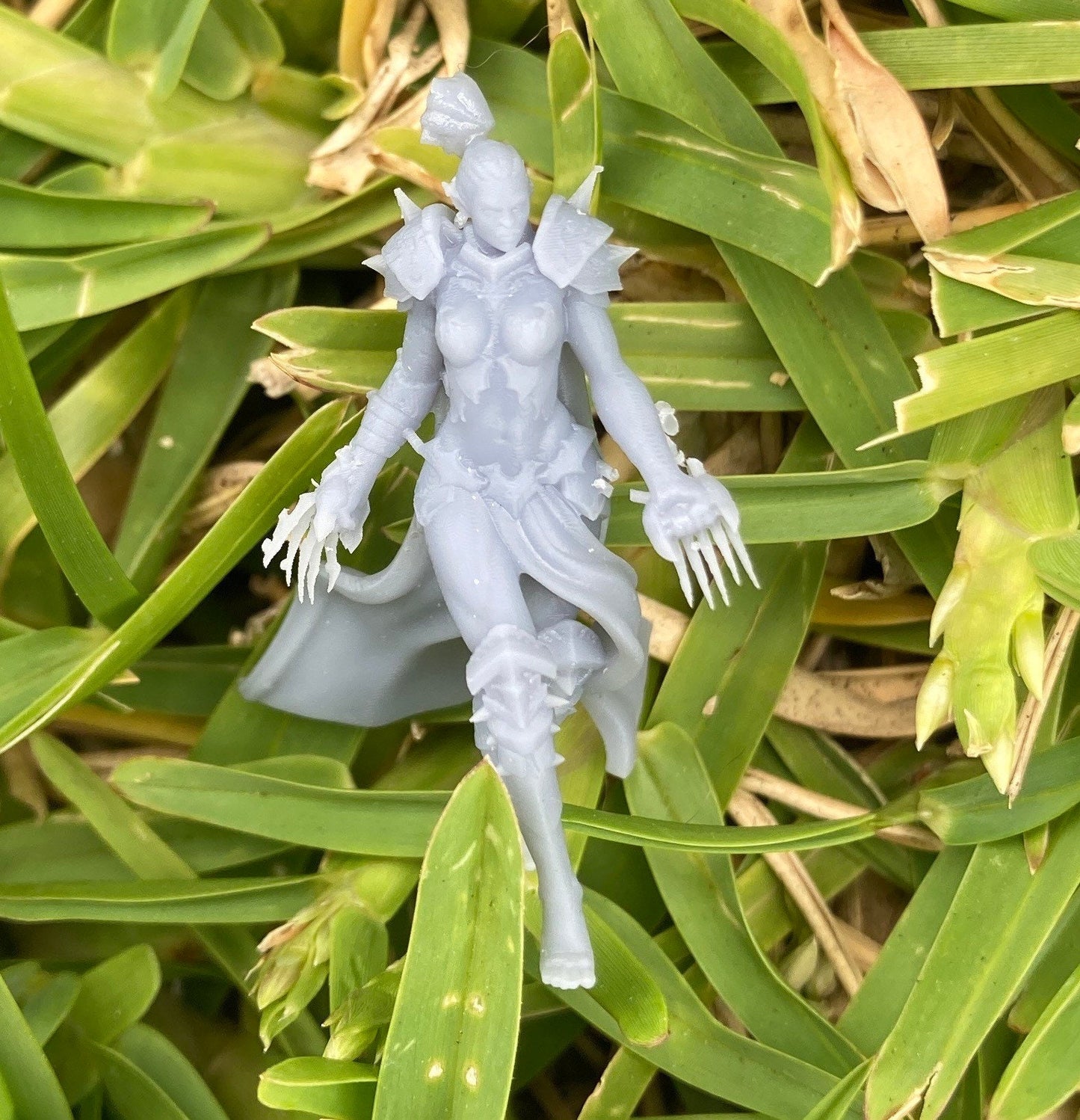 Orc Female Warrior (3 Variants) - Epic Miniatures