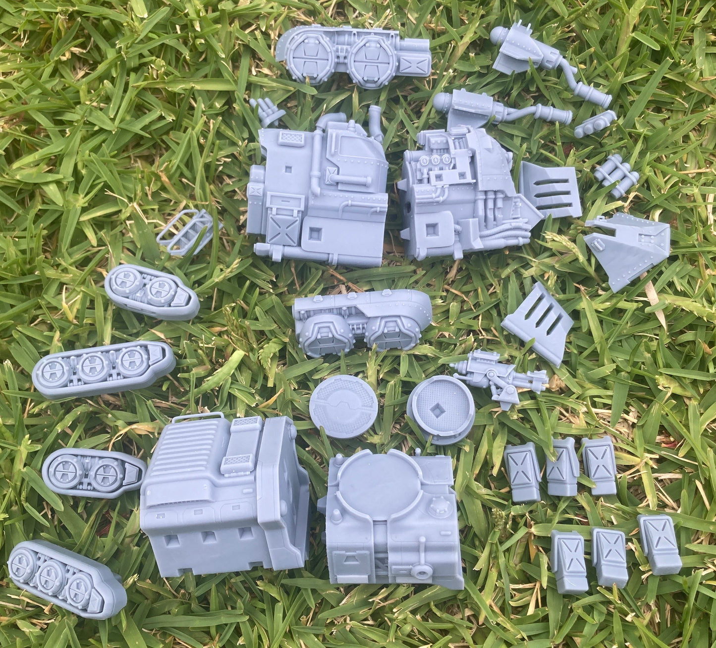 Train (Terrain Piece) - Hexy Studios