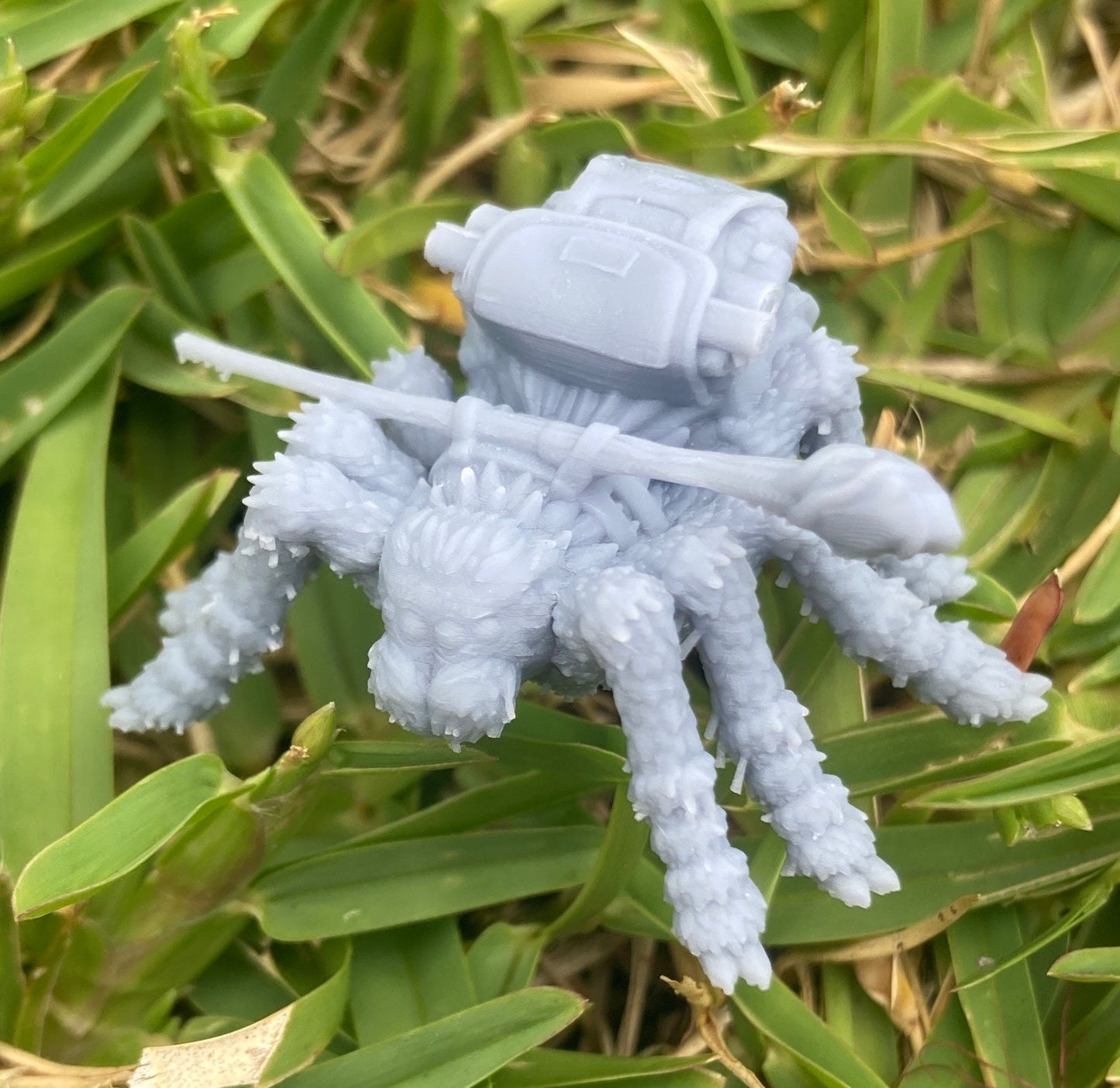 Spider Adventurer (3 Variants Available) - Epic Miniatures