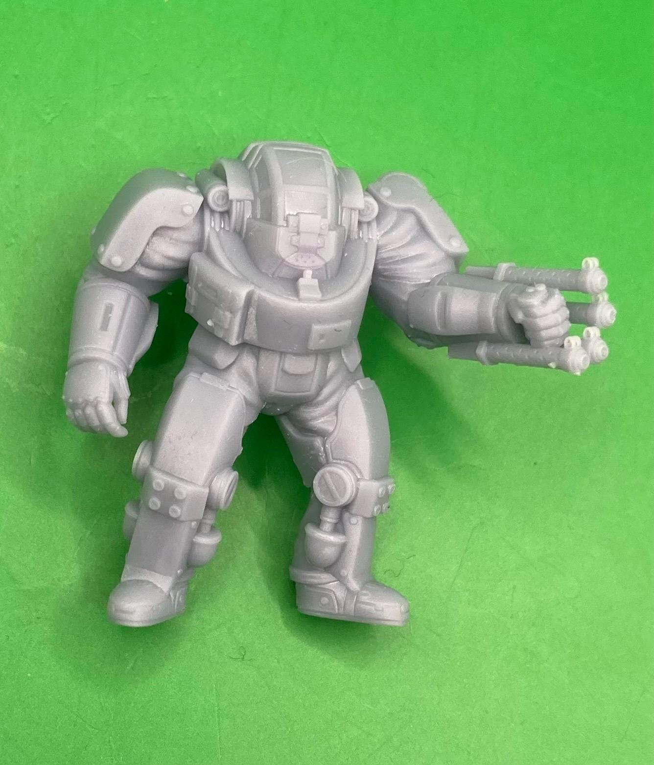 Heavy Exosuit - Helmets (3 Variants Available) - Invictus Miniatures