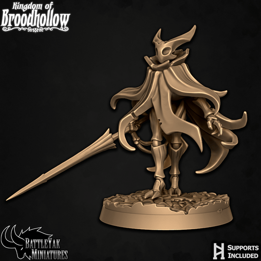 Pale Huntress, Cloaked Insectoid Beauty (2 Variants Available) - Battle Yak