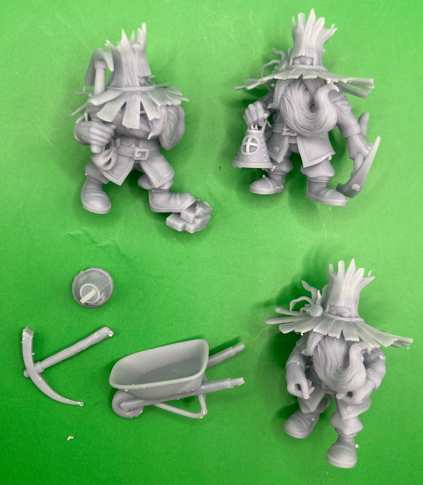 Wild Dwarf Miner (3 Variants Available) - Epic Miniatures