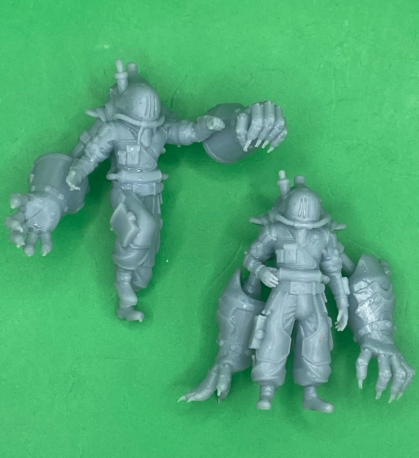 Exoskeleton Worker (3 Variants Available) - Epic Miniatures