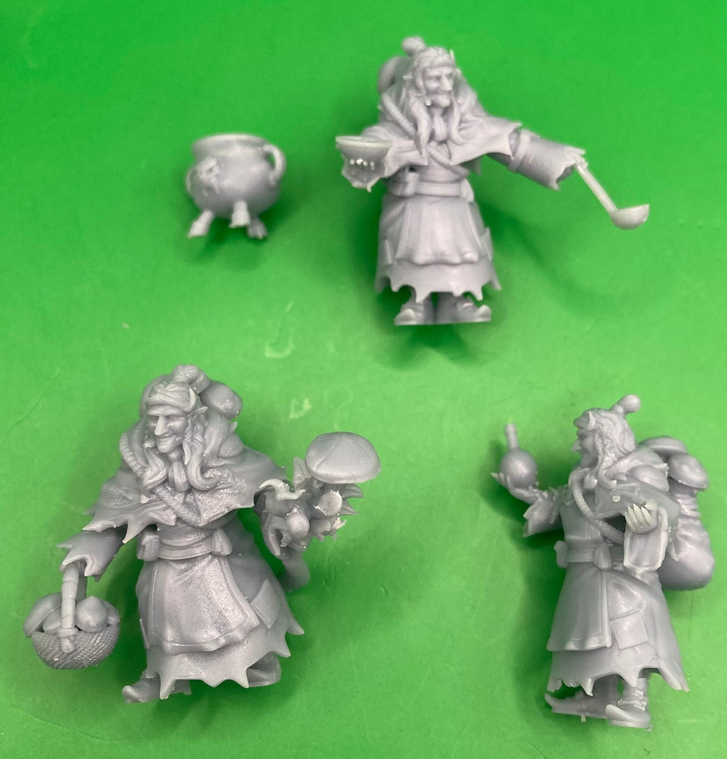 Granny Witch (3 Variants Available) - Epic Miniatures