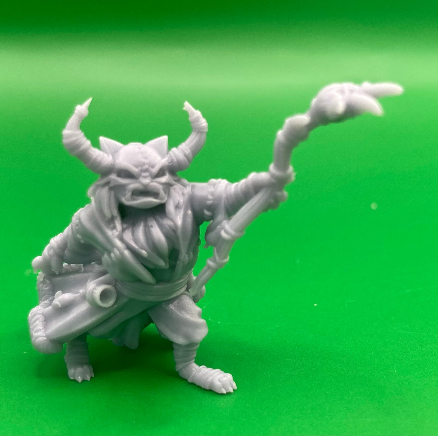 Pur'Saan Druid (2 Variants Available) - Kawna Minis