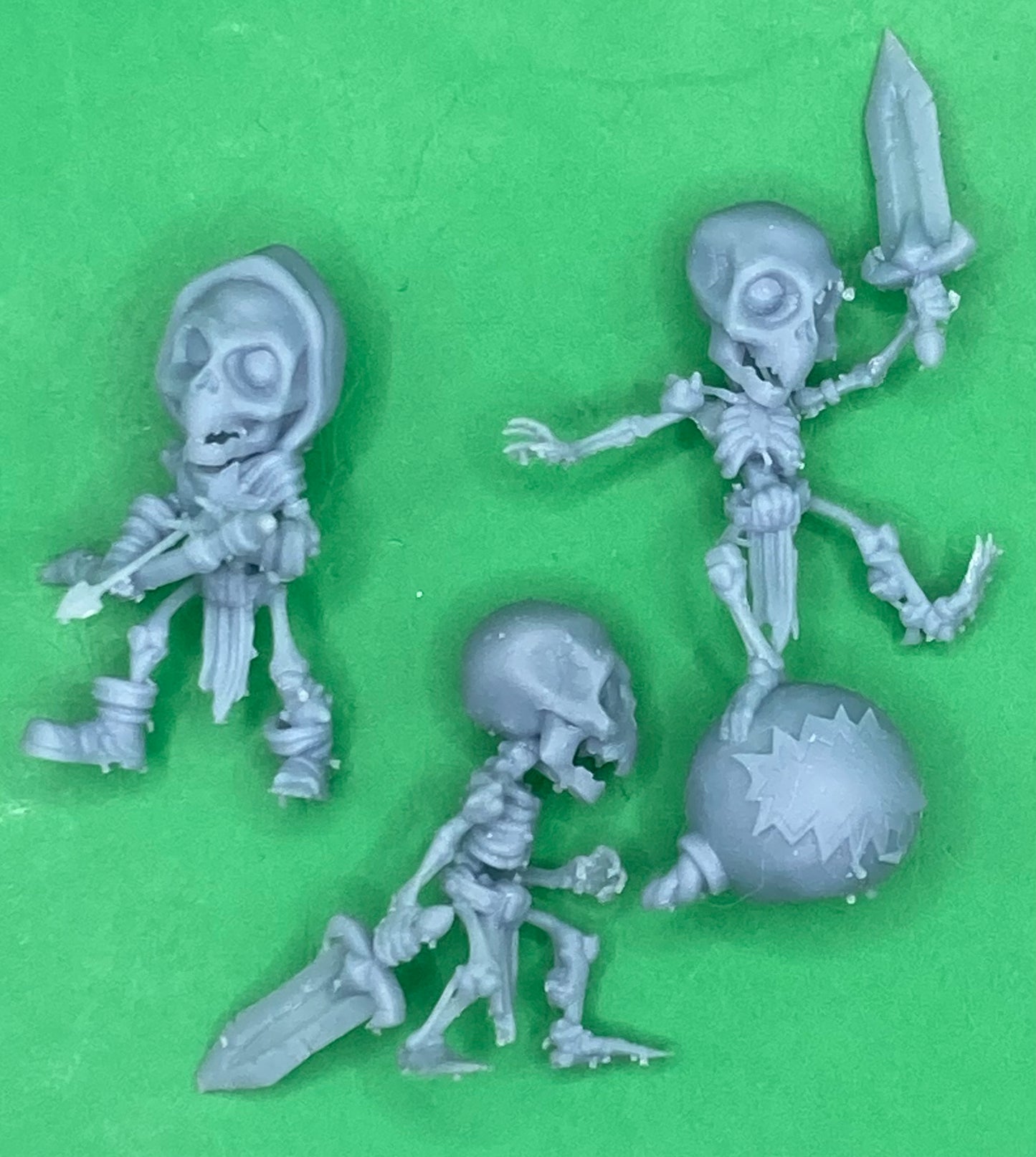 Gnome Skeleton (3 Variants Available) - Epic Miniatures