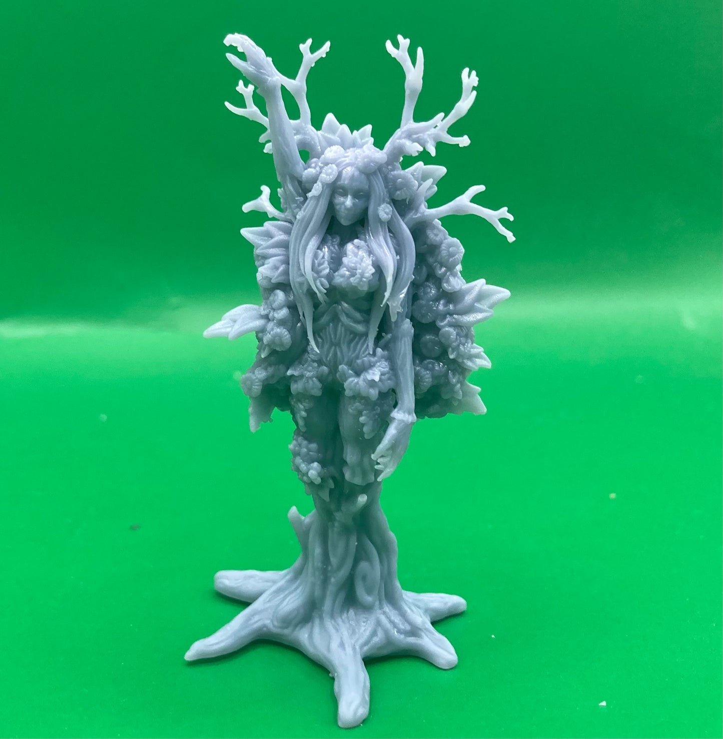 Female Treant (3 Variants Available) - Epic Miniatures